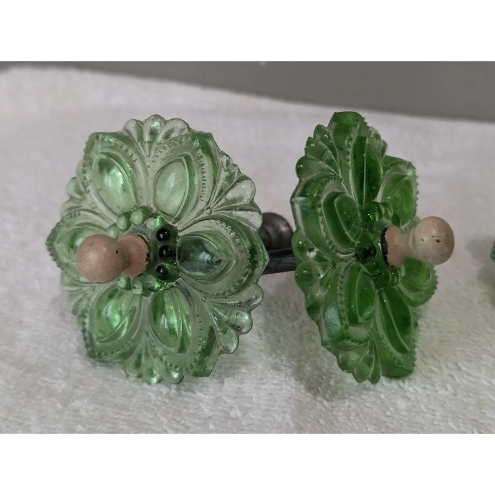 Antique Pressed Sandwich Glass Green Depression Curtain Tie Backs Rosettes Lot